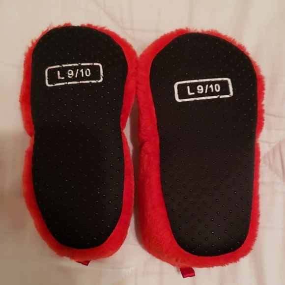 Elmo Puppet Slippers - Picture 4 of 5